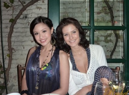 Người đẹp Nga và Singapore kết thân sau cuộc thi HHHV - 8 Người đẹp Nga và Singapore kết thân sau cuộc thi HHHV - 8