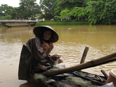 Rủ nhau kéo cá ngày mưa - 9 Rủ nhau kéo cá ngày mưa - 9