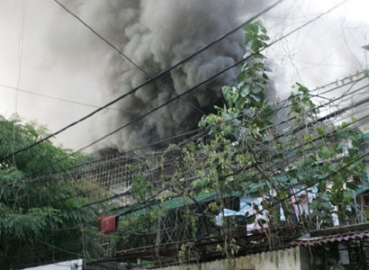 Cháy lớn tại khu chung cư trên phố Hào Nam - 3