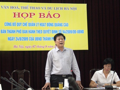 Hà Nội: Nhiều biển hiệu sẽ phải “cắt gọt” - 1 Hà Nội: Nhiều biển hiệu sẽ phải “cắt gọt” - 1