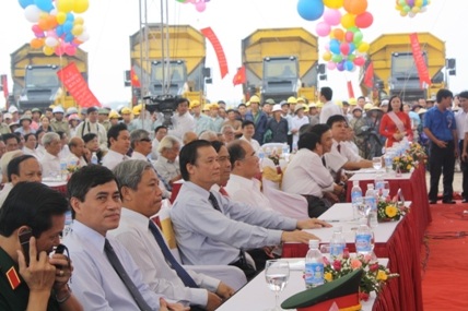 Khởi công gói thầu ở mỏ sắt lớn nhất Đông Nam Á - 2