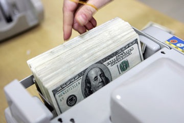 Lãi suất VND ổn định, USD tăng tới 1,8% - 1 Lãi suất VND ổn định, USD tăng tới 1,8% - 1