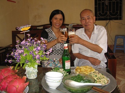 Suy thoái kinh tế, bia vẫn phát - 1 Suy thoái kinh tế, bia vẫn phát - 1