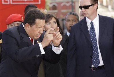 Tổng thống Chavez “tỏa sáng” trên thảm đỏ Liên hoan phim Venice - 6 Tổng thống Chavez “tỏa sáng” trên thảm đỏ Liên hoan phim Venice - 6