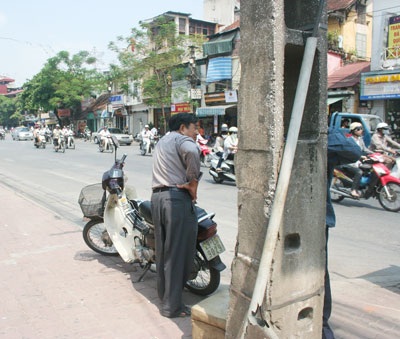 Choáng váng vì nắng nóng gay gắt giữa mùa thu - 1