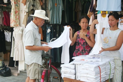 Choáng váng vì nắng nóng gay gắt giữa mùa thu - 3