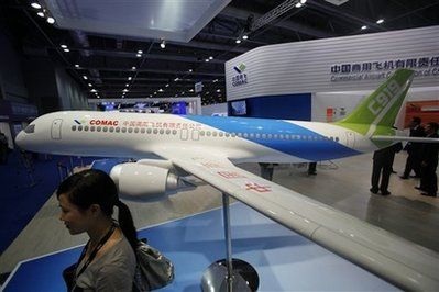 Trung Quốc "trình làng" máy bay chở khách cỡ lớn - 1 Trung Quốc "trình làng" máy bay chở khách cỡ lớn - 1