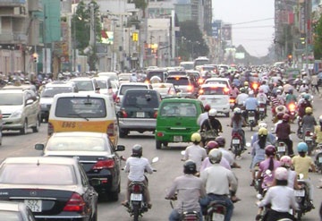 Đề xuất cho thu phí giao thông… ùn tắc - 1