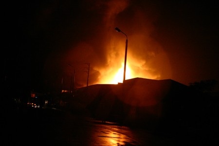 Hỏa hoạn kinh hoàng tại KCN Phú Thị - 1