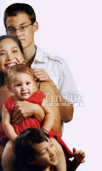 Lê Vi: Trả nợ 10 năm hi sinh của chồng - 1 Lê Vi: Trả nợ 10 năm hi sinh của chồng - 1