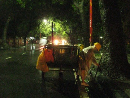 Lướt thướt mưu sinh trong mưa - 2