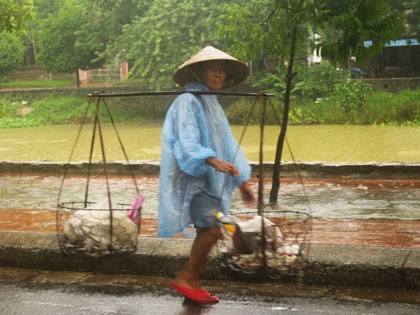 Lướt thướt mưu sinh trong mưa - 9