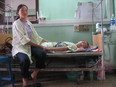 Thăm lại cậu bé mắc bệnh u não Vũ Văn Thơ - 1 Thăm lại cậu bé mắc bệnh u não Vũ Văn Thơ - 1