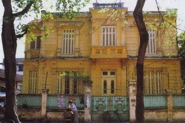 Trên 80% biệt thự cổ ở Hà Nội đã bị biến dạng - 1 Trên 80% biệt thự cổ ở Hà Nội đã bị biến dạng - 1