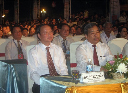 Quảng Trị đêm rực rỡ đèn hoa - 1 Quảng Trị đêm rực rỡ đèn hoa - 1