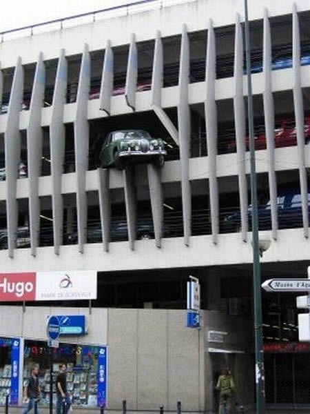 Những kiểu đỗ xe lạ đời - 10 Những kiểu đỗ xe lạ đời - 10