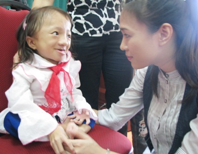 Học bổng của ca sỹ Mỹ Tâm đến xứ Nghệ - 2 Học bổng của ca sỹ Mỹ Tâm đến xứ Nghệ - 2