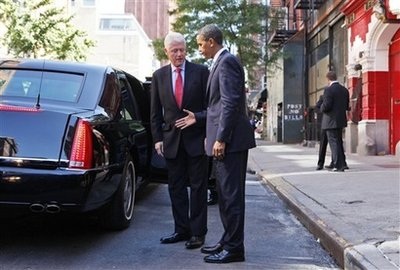 Obama, Clinton ăn trưa thân mật tại nhà hàng Ý - 7 Obama, Clinton ăn trưa thân mật tại nhà hàng Ý - 7