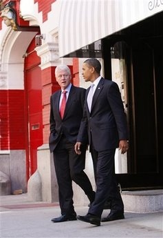 Obama, Clinton ăn trưa thân mật tại nhà hàng Ý - 4 Obama, Clinton ăn trưa thân mật tại nhà hàng Ý - 4