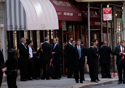 Obama, Clinton ăn trưa thân mật tại nhà hàng Ý - 2 Obama, Clinton ăn trưa thân mật tại nhà hàng Ý - 2