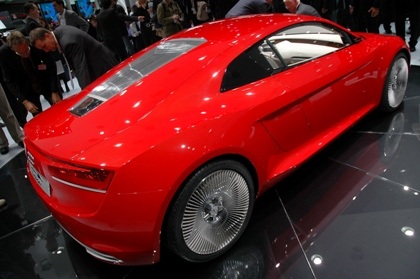 Lộ diện Audi R8 e-Tron  - 4