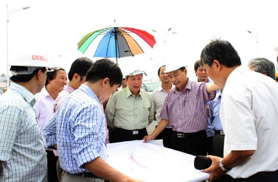 Cho phép thông xe cầu Vĩnh Tuy từ 16/9 - 1 Cho phép thông xe cầu Vĩnh Tuy từ 16/9 - 1