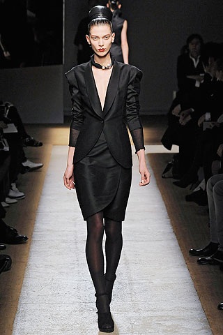 BST thu đông 2009 của Yves Saint Laurent - 4 BST thu đông 2009 của Yves Saint Laurent - 4