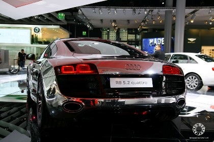 Audi R8 mạ crôm tỏa sáng Frankfurt 2009 - 5 Audi R8 mạ crôm tỏa sáng Frankfurt 2009 - 5