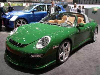Porsche xác nhận kế hoạch sản xuất ô tô chạy điện - 1 Porsche xác nhận kế hoạch sản xuất ô tô chạy điện - 1