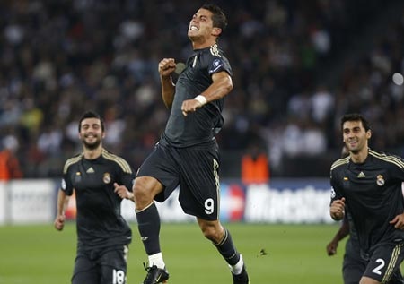 C. Ronaldo lập cú đúp, Real “tung cánh” tại Zurich - 1