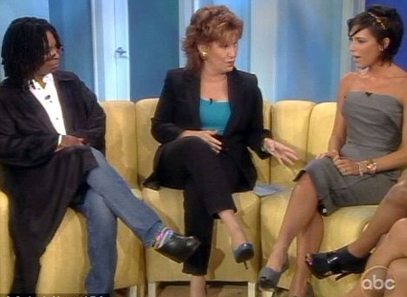 Victoria Beckham vẫn tin mình hấp dẫn trong mắt chồng - 3