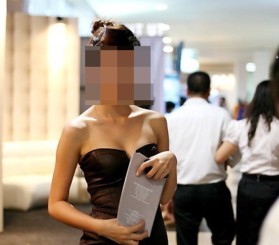Nỗi buồn chân dài làm PG - 2 Nỗi buồn chân dài làm PG - 2