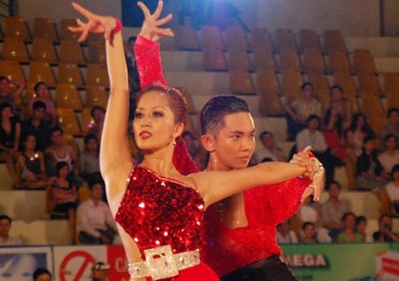 Vượt Chí Anh, Khánh Thi và “kép mới” gặt Vàng liên tiếp - 1