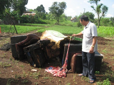 Thắp nến gây hỏa hoạn, cháu bé 2 tuổi chết bỏng - 1 Thắp nến gây hỏa hoạn, cháu bé 2 tuổi chết bỏng - 1