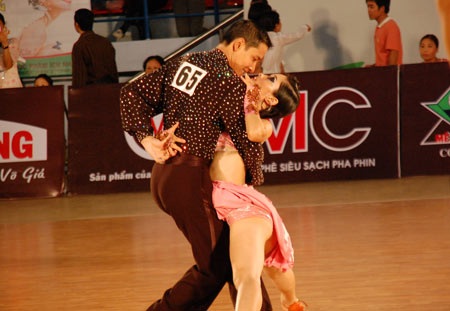 Vượt Chí Anh, Khánh Thi và “kép mới” gặt Vàng liên tiếp - 3