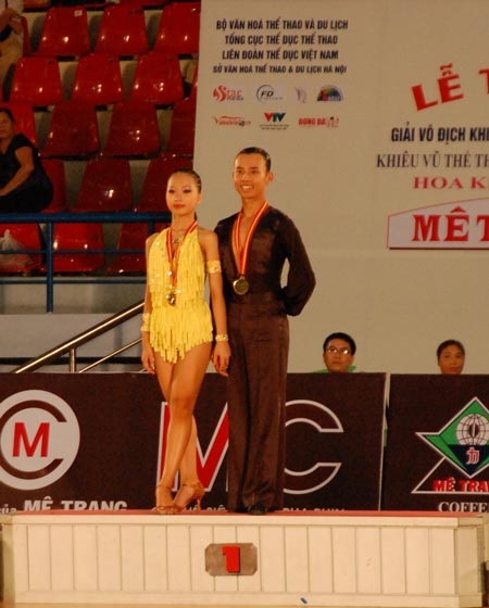 Vượt Chí Anh, Khánh Thi và “kép mới” gặt Vàng liên tiếp - 2