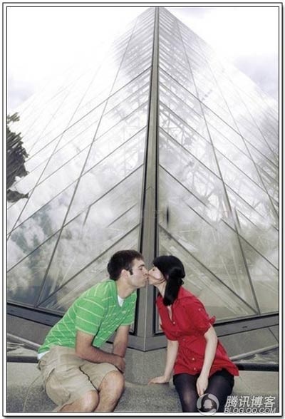 Thiếu nữ tự tung “ảnh hôn” - 1