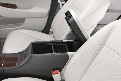 Giá xe Lexus ES350 phiên bản 2010 tăng nhẹ - 11