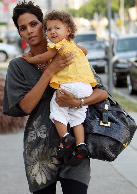 Halle Berry phủ nhận tin đồn “bầu bí” - 3