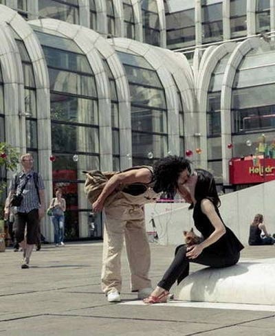 “Bộ sưu tập” nụ hôn - 2