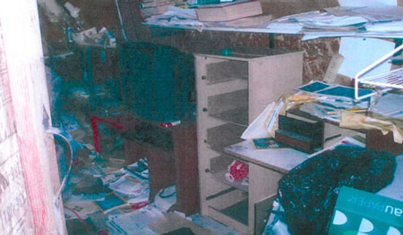 Vụ nô lệ tình dục chấn động Mỹ: Nhà thủ phạm giống "ổ lợn" - 6