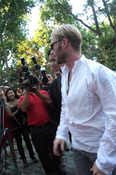 Ronan Keating hát giữa vòng vây khán giả Hà Nội - 19