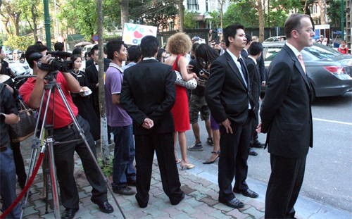 Ronan Keating hát giữa vòng vây khán giả Hà Nội - 16