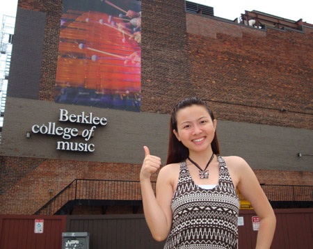 Cô gái trẻ Việt đầu tiên nhận học bổng danh tiếng Berklee (Mỹ) - 1 Cô gái trẻ Việt đầu tiên nhận học bổng danh tiếng Berklee (Mỹ) - 1