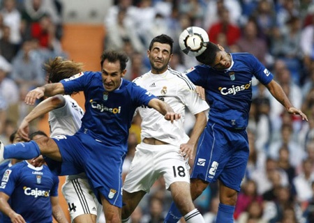 C. Ronaldo lại rực sáng, Real Madrid “tàn sát” Xerez - 2