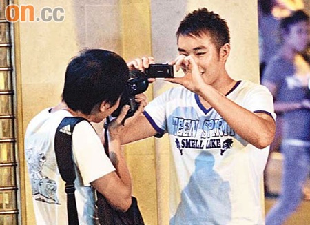 Hoa vương Hồng Kông “gây gổ” với thợ săn ảnh - 3