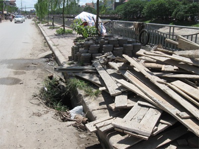 “Trận địa” hố ga giăng bẫy ven đường - 2 “Trận địa” hố ga giăng bẫy ven đường - 2