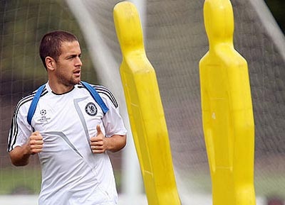 Joe Cole tái xuất trong màu áo Chelsea - 1 Joe Cole tái xuất trong màu áo Chelsea - 1