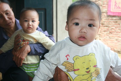 Ba đứa con mồ côi của người cha nghĩa hiệp - 3 Ba đứa con mồ côi của người cha nghĩa hiệp - 3