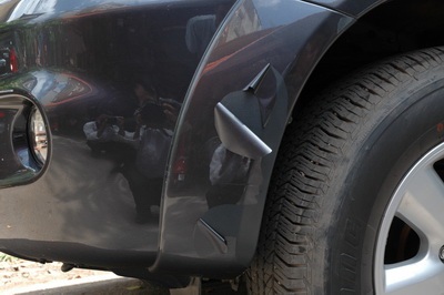 Chưa tìm ra nguyên nhân xe Fortuner bong tróc sơn - 1